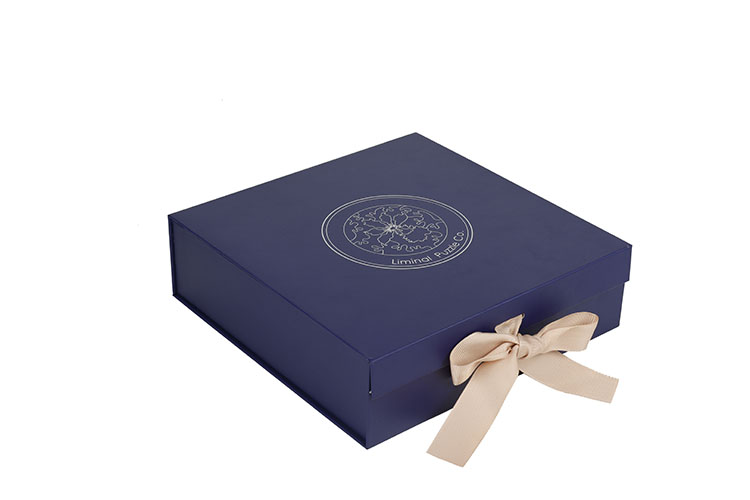 Wholesale Custom Paper Cardboard Book Style Magnet Cosmetic Packaging Set Gift Box(图2)