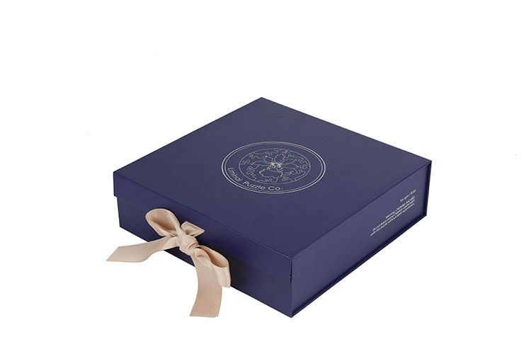 Wholesale Custom Paper Cardboard Book Style Magnet Cosmetic Packaging Set Gift Box(图1)