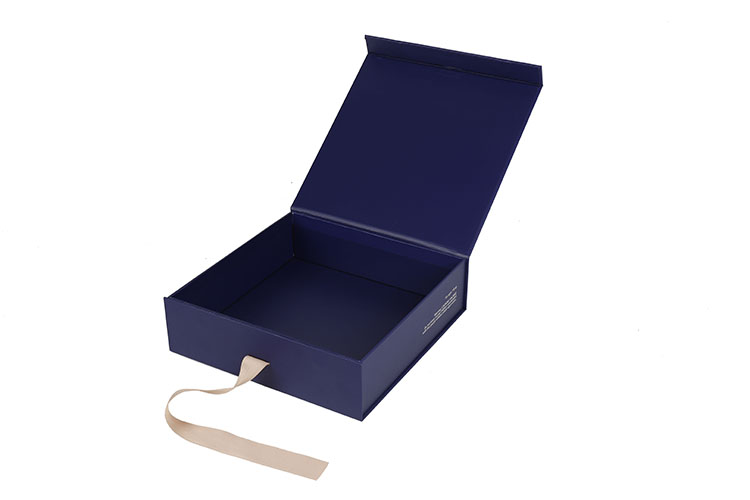 Wholesale Custom Paper Cardboard Book Style Magnet Cosmetic Packaging Set Gift Box(图3)