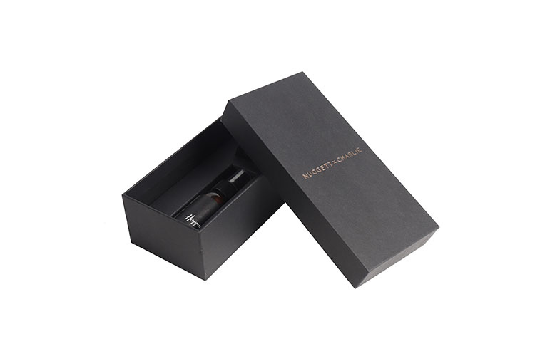 Luxury Matte Rigid White Paper Packaging Box Shoulder Cube Gift Box With Lid(图4)
