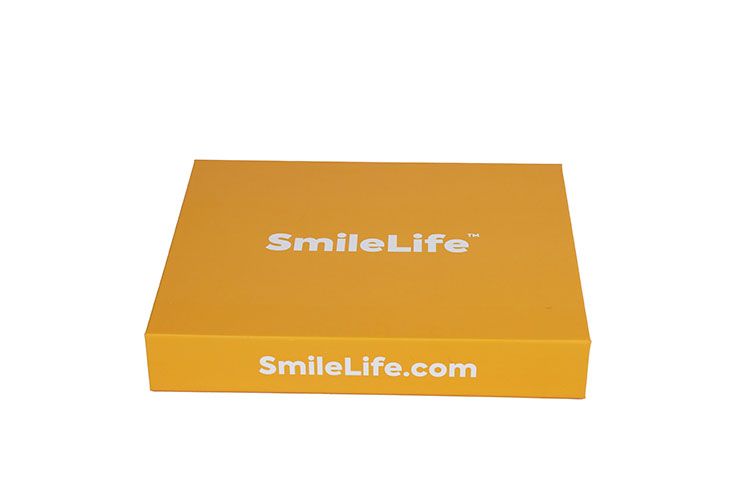 Shenzhen Custom Logo Luxury Square Paper Gift Packaging Magnet Cardboard Box(图2)