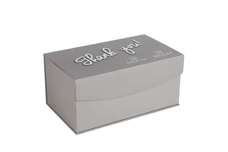   Custom logo luxury cardboard magnetic folding packaging gift box closure with foam(图2)