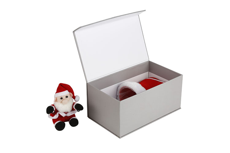  Custom logo luxury cardboard magnetic folding packaging gift box closure with foam(图5)
