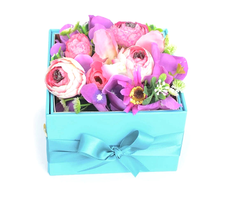 Small Square Cardboard Floral Packaging Preserved Rose And Chocolate Gift Box(图2)